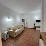 Colosseum 20 Apartment